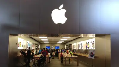 Apple CEO Tim Cook: Bellek Çipi Krizi Nedeniyle Fiyat Artışı Kaçınılmaz