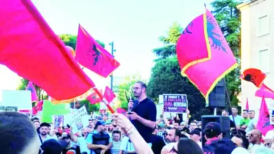 Arnavutluk'ta Turizm Projesine Karşı Protestolar 15 Gündür Devam Ediyor