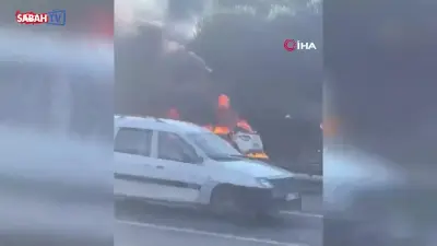 Avcılar TEM Otoyolu'nda Otomobil Alev Alev Yandı, Kullanılamaz Hale Geldi