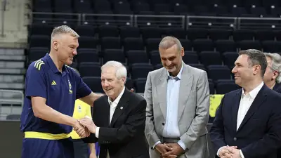 Aziz Yıldırım ve yönetimden Fenerbahçe Beko'ya başarı ziyareti