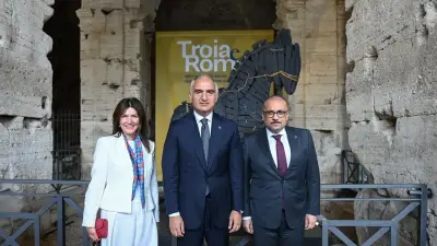 Bakan Ersoy, Kolezyum'da Troya Sergisi'ni Tanıttı