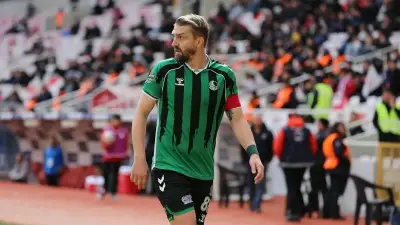 Caner Erkin futbolculuk kariyerini noktaladı