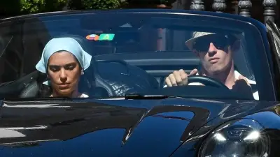 Dua Lipa ve Callum Turner Roma'da Balayında Görüntülendi