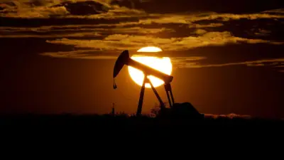 Petrol fiyatlarında düşüş sürüyor: WTI 73 dolar, Brent 77 dolar
