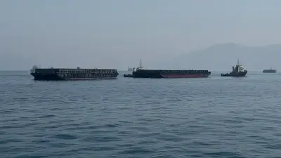 İran, Hürmüz Boğazı'nı petrol tankerlerine kapattı, iki gemiyi vurdu