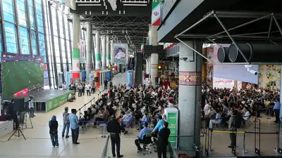 İranlılar Dünya Kupası'nda Mısır Maçını Toplu İzledi