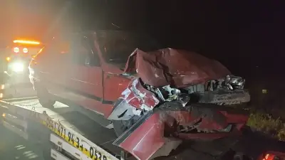 Sivas'ta Otomobil ve Hafif Ticari Araç Çarpıştı: 6 Yaralı