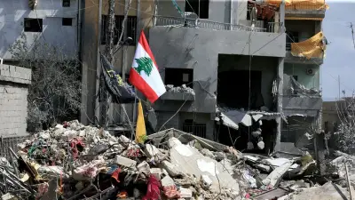 İsrail, Lübnan'ın güneyindeki iki pilot bölgeden çekilmeyi erteledi