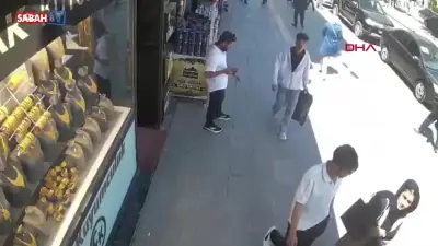 Van'da Binadan Kopan Beton Parçaları Paniğe Yol Açtı