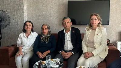 Özgür Özel, Gülistan Doku’nun ailesini Diyarbakır'da ziyaret etti