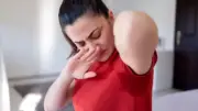 Aşırı Terlemeyi Bitiren Doğal Çözüm: Meğer Çaresi O Bitkiymiş