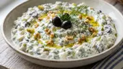 Bol Zeytinli, Cevizli ve Turşulu Efsane Meze: Snejanka Tarifi