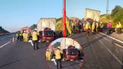Çekmeköy'de feci kaza: Hafif ticari araç tıra çarptı, 1'i bebek 3 kişi öldü
