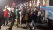 Gaziosmanpaşa'da Trafo Yangını Tramvay Seferlerini Durdurdu