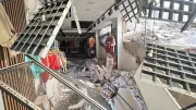 Güngören'de kentsel dönüşümde bina çöktü, iki bina tahliye edildi