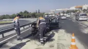 İstanbul Büyükçekmece'de zincirleme kaza: 2 servis minibüsü ve otomobil çarpıştı, 4 yaralı