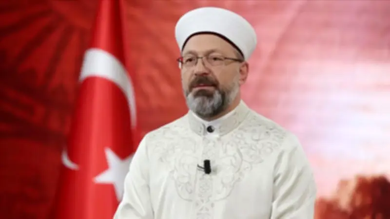 Ali Erbaş'tan Deniz Göktaş'a tepki: Edepsizliğin göstergesi
