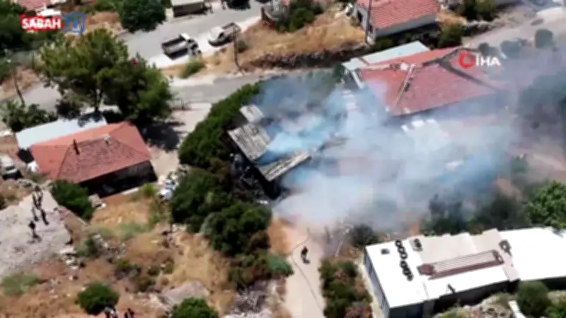Antalya'da inşaat malzemesi barakasında yangın: 2 kişi dumandan etkilendi