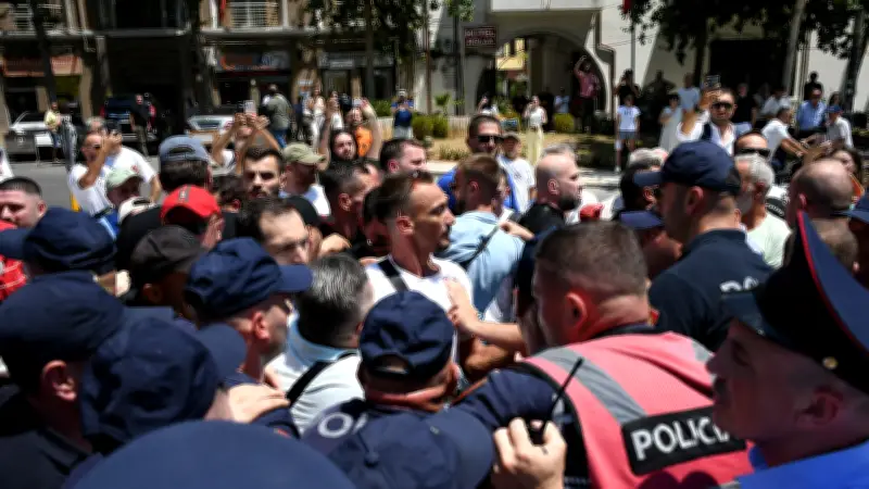 Arnavutluk'ta turizm projesi protestoları 31. gününde