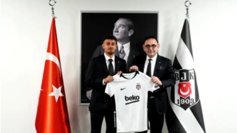 Beşiktaş'ın Yeni Transferi İlhan Fakılı İlk Antrenmanına Çıktı