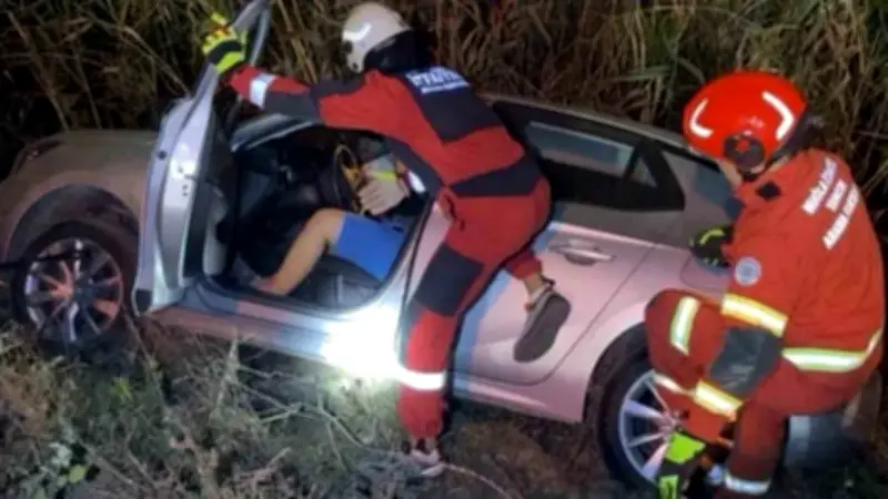 Dalaman'da Otomobil Sulama Kanalına Uçtu, Sürücü Kurtarıldı