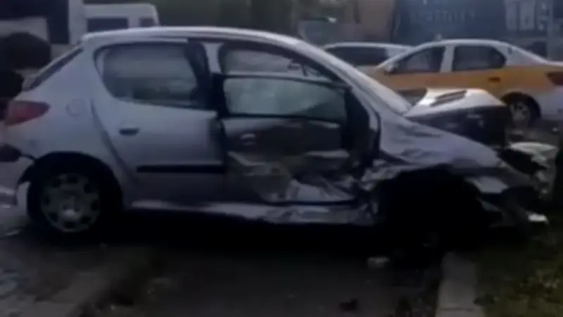 Diyarbakır Kayapınar'da İki Otomobil Çarpıştı: 3 Yaralı