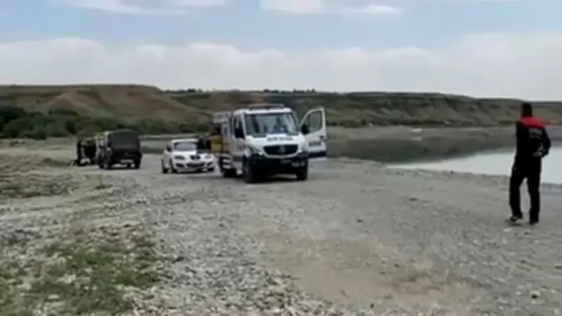 Diyarbakır'da Serinlemek İçin Girdiği Çayda Kaybolan A.Y.'yi Arama Çalışmaları Sürüyor