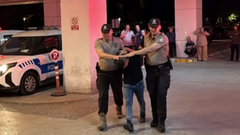 Edirne'de Durdurulan Minibüste 24 Kaçak Göçmen Yakalandı