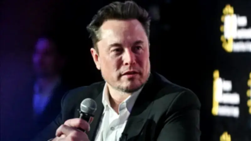Elon Musk Trilyoner Statüsünü Kaybetti: SpaceX Hisseleri Servetini 59 Milyar Dolar Eritti
