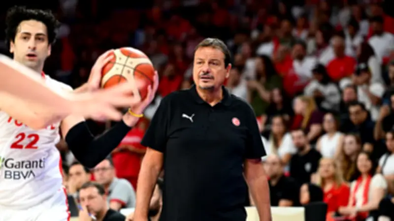 Ergin Ataman: Avrupa'nın en güçlü takımı olarak gösteriliyoruz