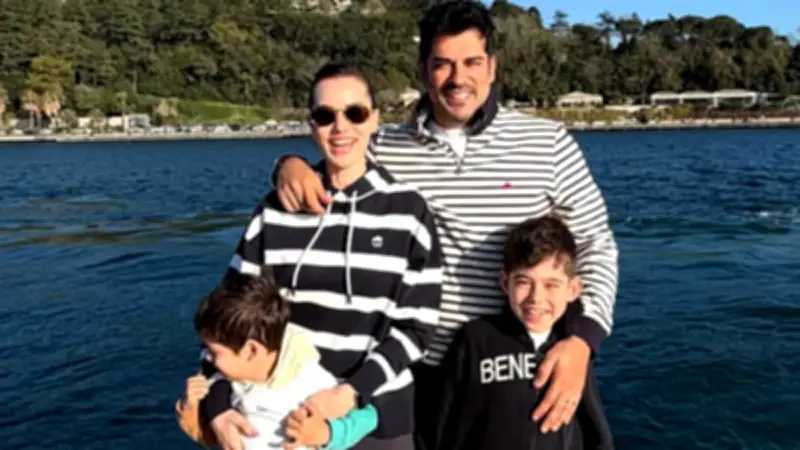 Fahriye Evcen tatil pozlarıyla büyüledi! Burak Özçivit'ten güzellik yorumu