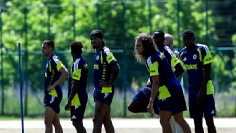 Fenerbahçe Avusturya Kamp Kadrosunu Açıkladı: 8 İsim Yer Alıyor