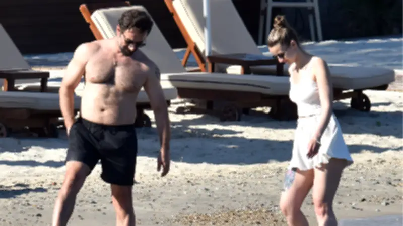 Gökberk Demirci, gizemli kadın arkadaşıyla Bodrum'da tatil keyfi