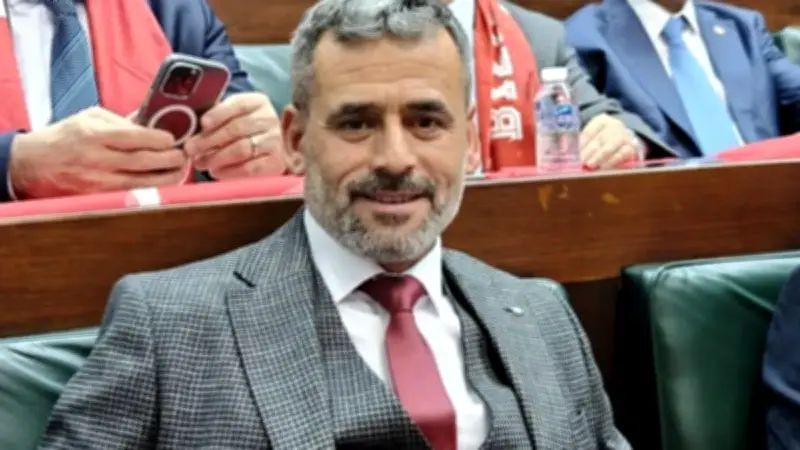Haydarlı Belediye Başkanı Süleyman Çetinkaya'ya bıçaklı saldırı, oğlu yaralandı