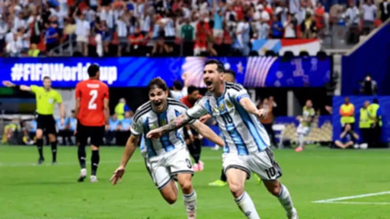 Julian Alvarez: Messi efsane olduğunu bir kez daha gösterdi