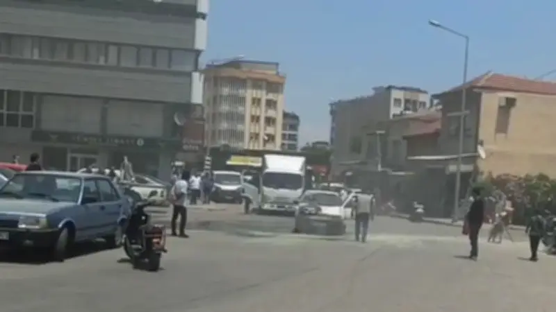 Manisa Salihli'de Seyir Halindeki Otomobil Alev Alev Yandı