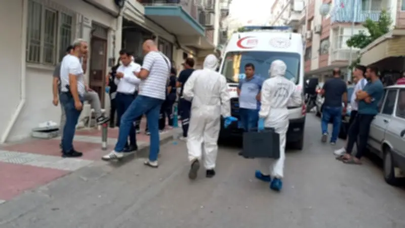 Manisa'da kardeşinin cesediyle 2 gün aynı evde kaldı