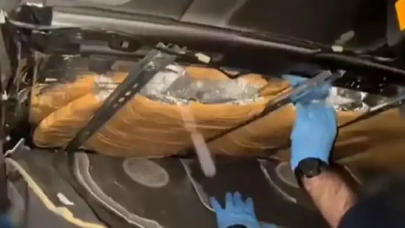 İran'dan Türkiye'ye giren araçta 79 kilo uyuşturucu ele geçirildi