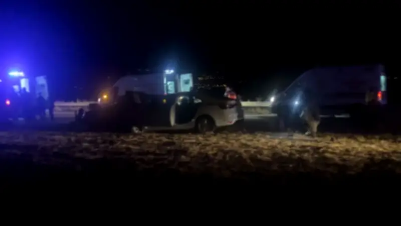 Tokat'ta feci kaza: İki otomobil çarpıştı, 1'i ağır 9 yaralı