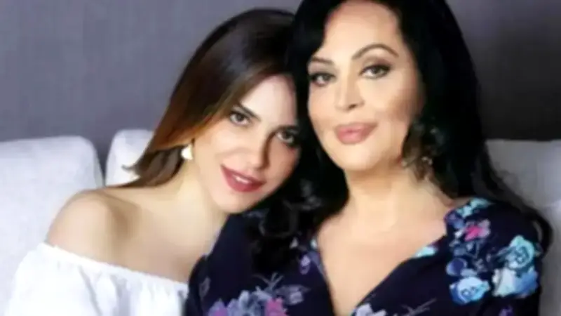 Türkan Şoray'dan kızıyla nostaljik paylaşım: 2019 ve 2024 Simi Adası