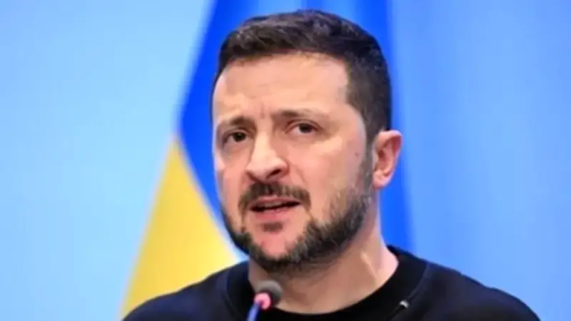 Zelenskiy: St. Petersburg'daki petrol altyapısına saldırılar düzenledik