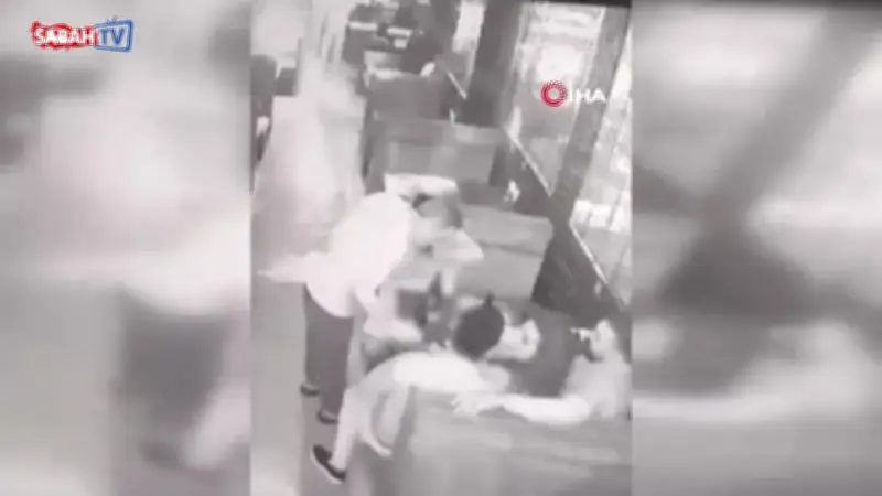 İzmir'de eğlence mekanında hesap kavgası: Belediye işçisi bıçaklanarak öldürüldü