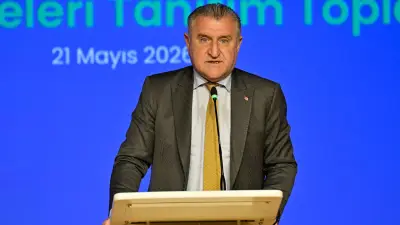Bakan Bak'tan A Milli Erkek Basketbol Takımı'na tebrik