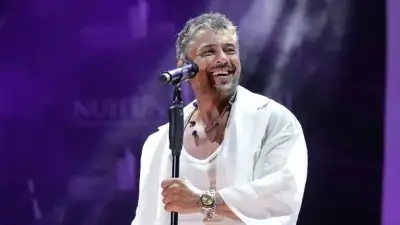 Emre Altuğ 27 Yıllık Kariyerinde İlk Kez Motosikletle Sahneye Çıktı