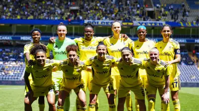 Fenerbahçe Kadın Futbol Takımı'nda 7 Oyuncuyla Yollar Ayrıldı