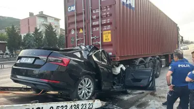 Kocaeli'de Baba ve Oğul Aynı Araçta Hayatını Kaybetti