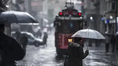 Meteoroloji ve Valilikten Sarı Kod Uyarısı: İstanbul'a Dev Yağış Kütlesi Geliyor! 7 İlçe Alarmda