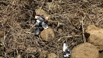 Trabzon'da Mahalle Yoluna Düşen İHA'nın Parçaları Jandarma Tarafından İnceleniyor