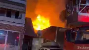 Samsun Tekkeköy'de Boya Deposunda Yangın Söndürüldü
